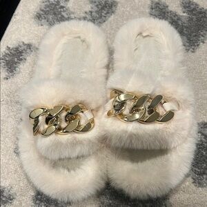 Cream and Gold Plush Slippers with Chain Accent